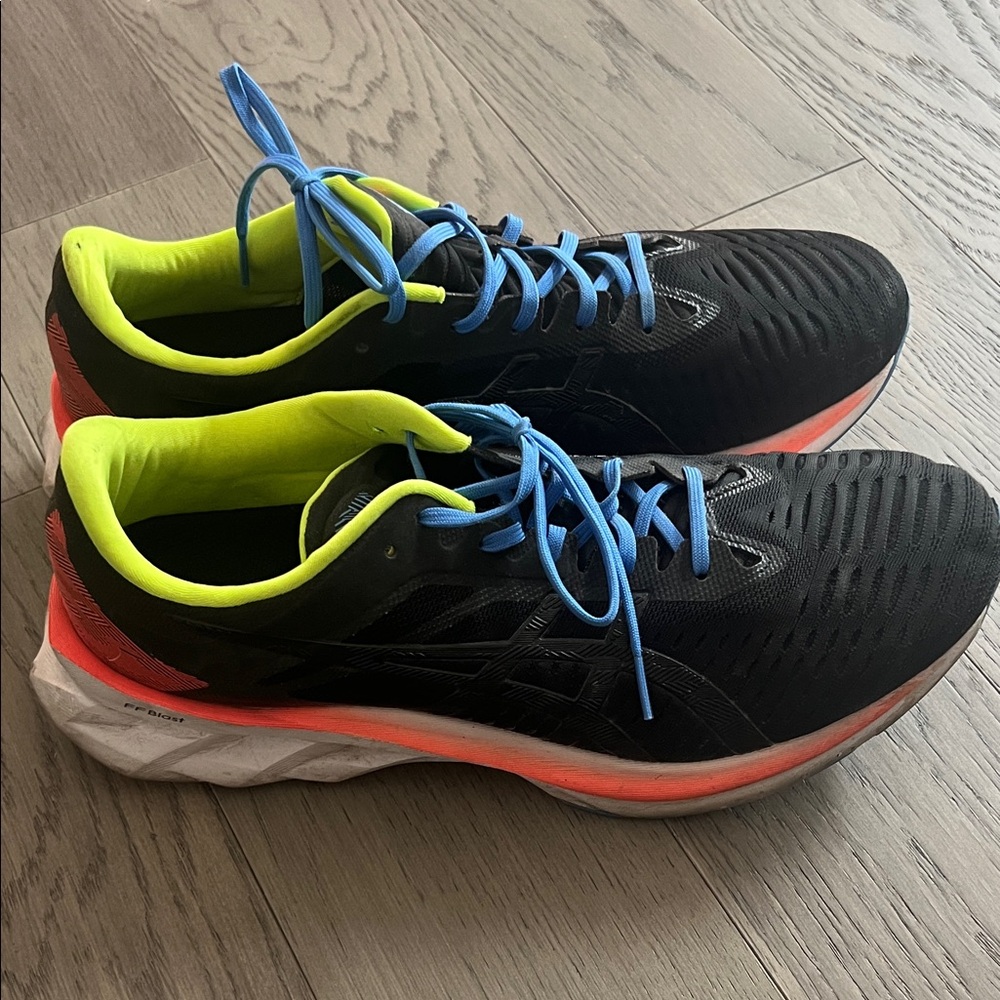 Men’s 11 ASICS tennis shoes